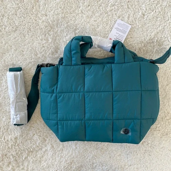 🎉🎉 HOST PICK 🎉🎉 Lululemon Quilted Grid Crossbody Bag Storm Teal NWT - Picture 6 of 11